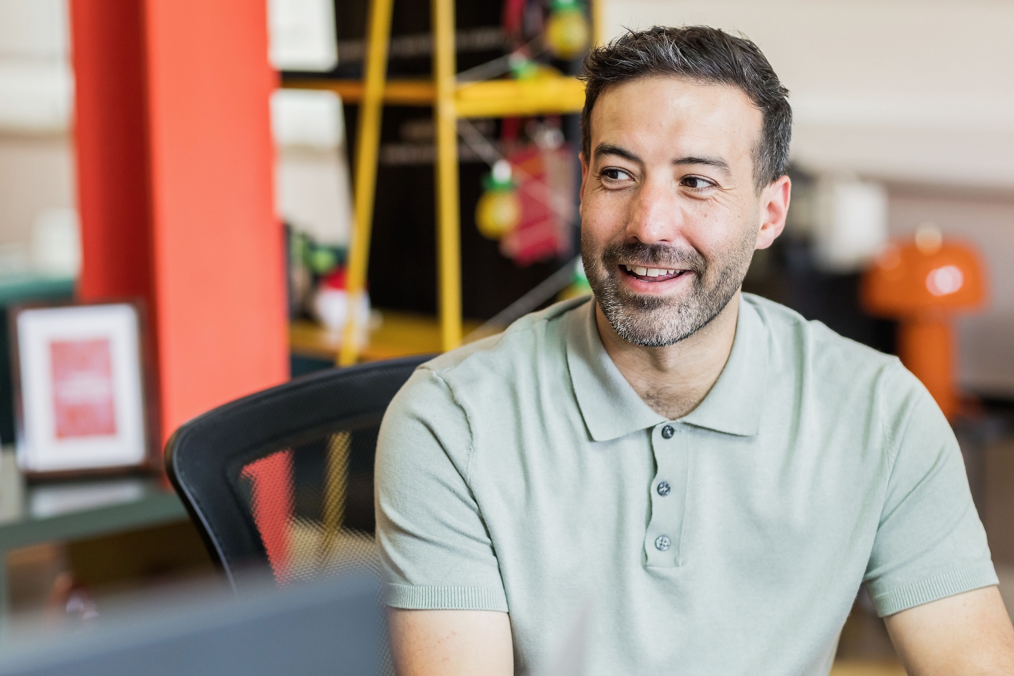 Wonder Agency team member discussing data analytics solutions